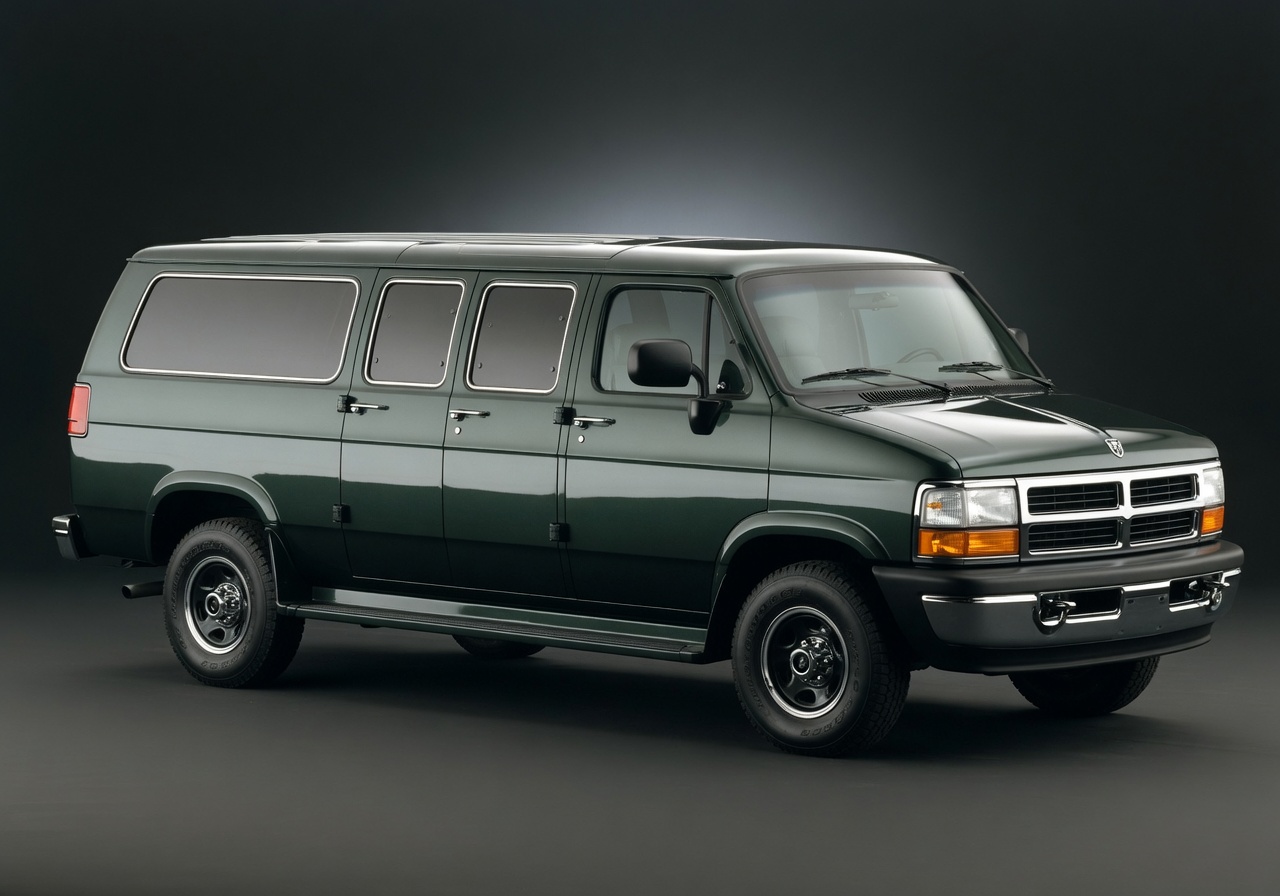 Illustration of a 1995 Dodge Ram Wagon 1500